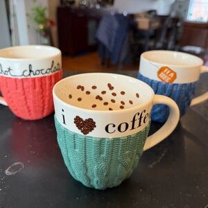 FOOD NETWORK 3 MUG SET SIGNED I LOVE COFFEE, TEA, HOT CHOC.  WOVEN SWEATER COZY